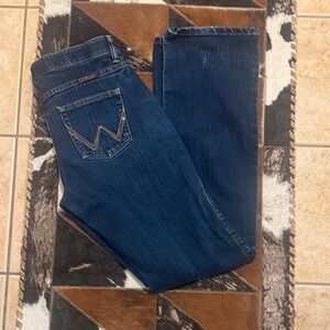 Women’s Wrangler Q-Baby Boot Cut Jeans size 7/8 length 36 great condition!